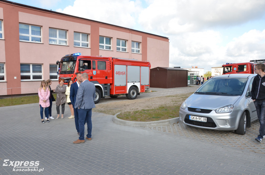 Alarm bombowy w ZSP w Sierakowicach