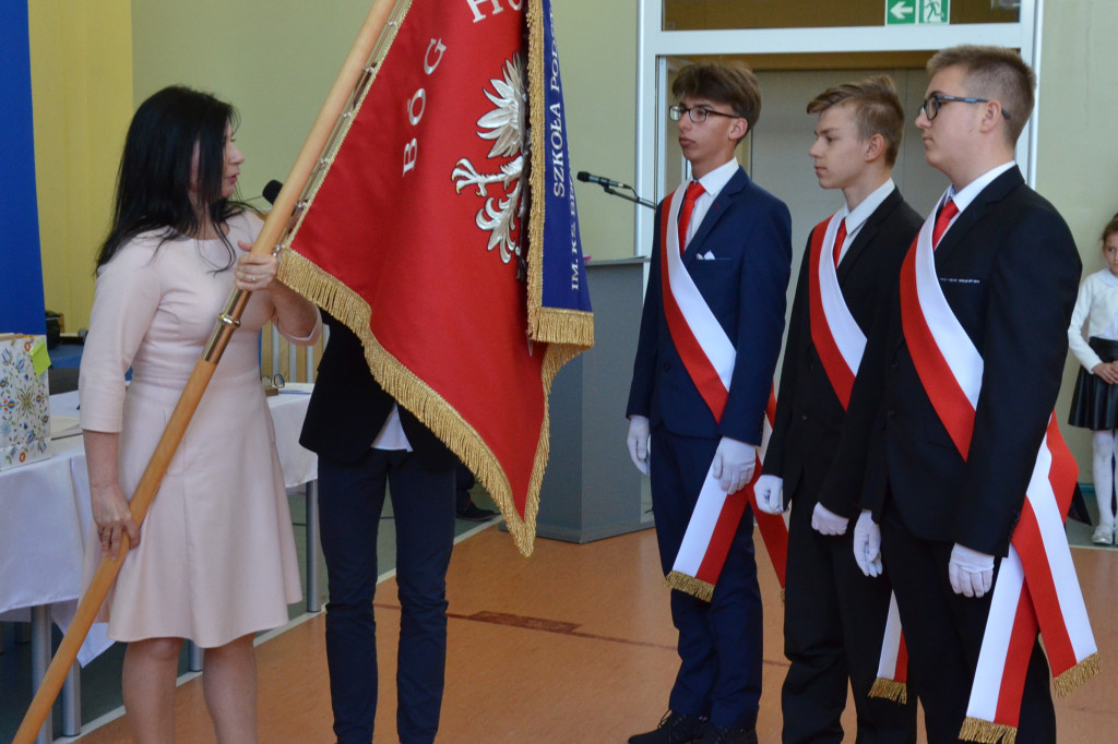 Uroczystość w Szkole Podstawowej w Pomieczynie