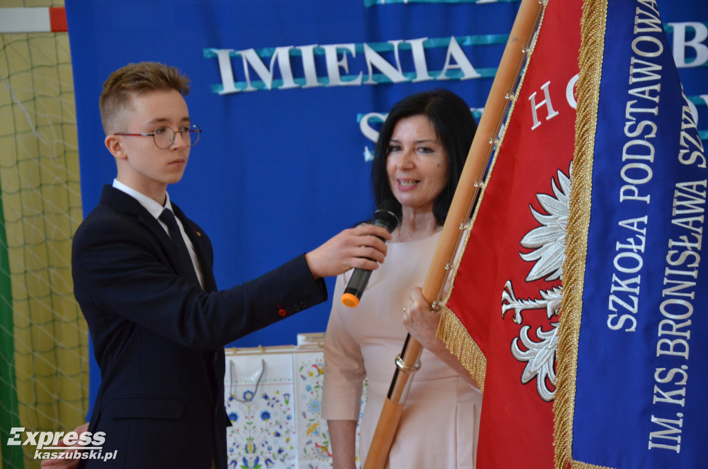 Uroczystość w Szkole Podstawowej w Pomieczynie