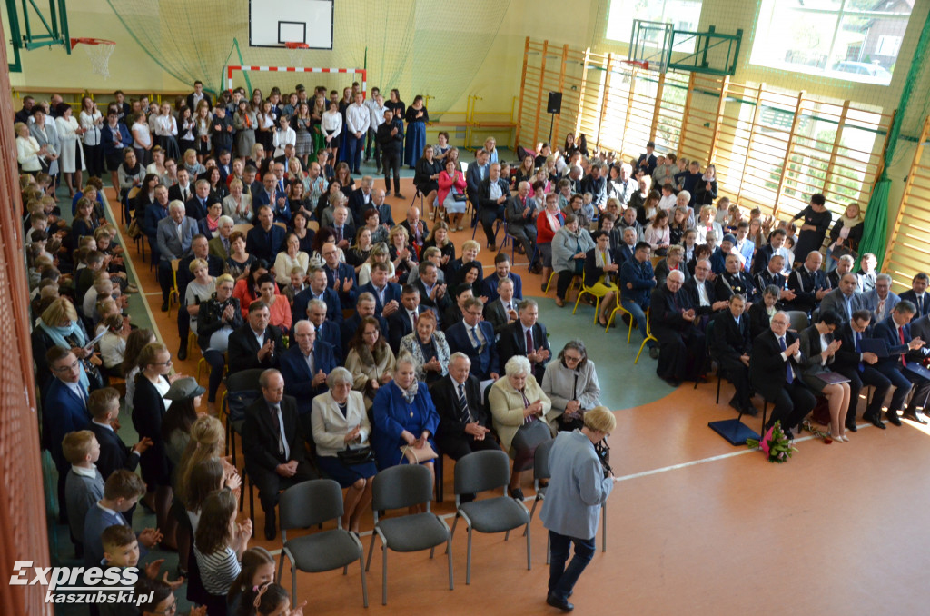 Uroczystość w Szkole Podstawowej w Pomieczynie