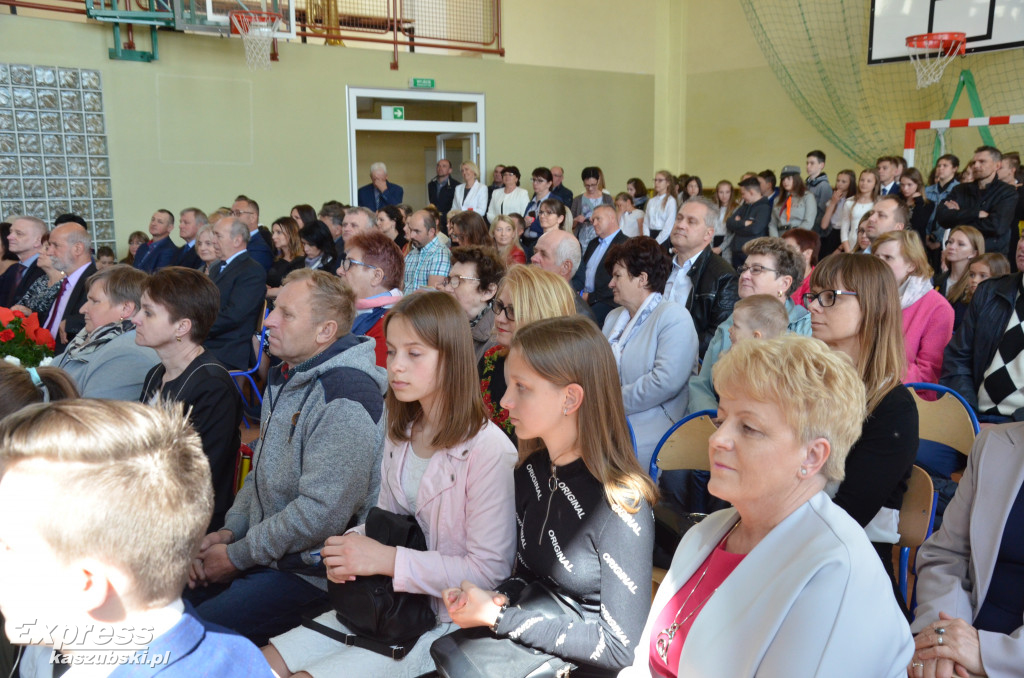 Uroczystość w Szkole Podstawowej w Pomieczynie