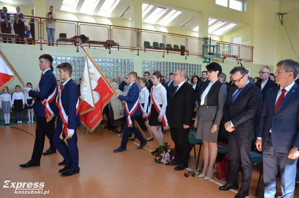 Uroczystość w Szkole Podstawowej w Pomieczynie