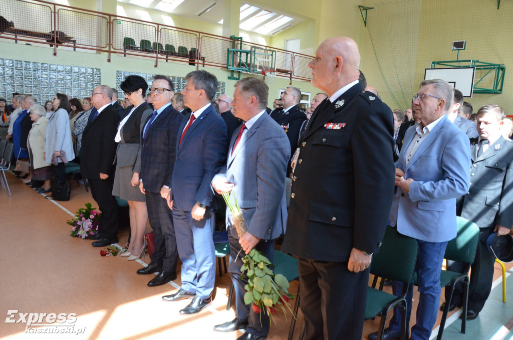 Uroczystość w Szkole Podstawowej w Pomieczynie