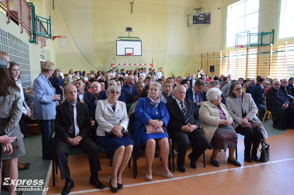 Uroczystość w Szkole Podstawowej w Pomieczynie