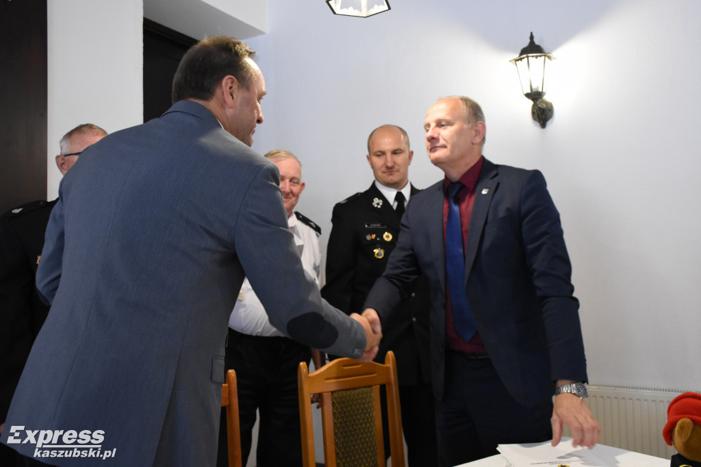Podpisanie umów na sprzęt dla OSP