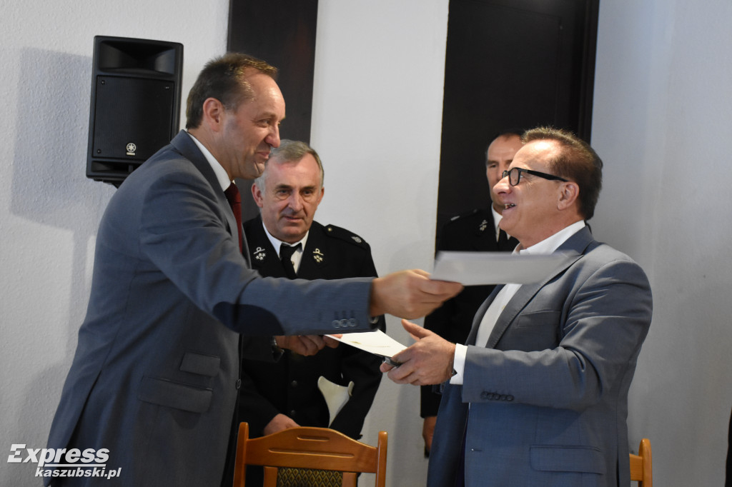 Podpisanie umów na sprzęt dla OSP