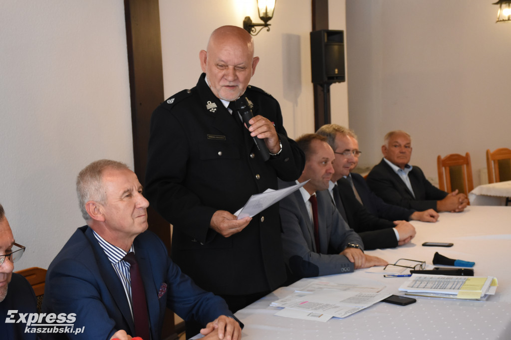 Podpisanie umów na sprzęt dla OSP