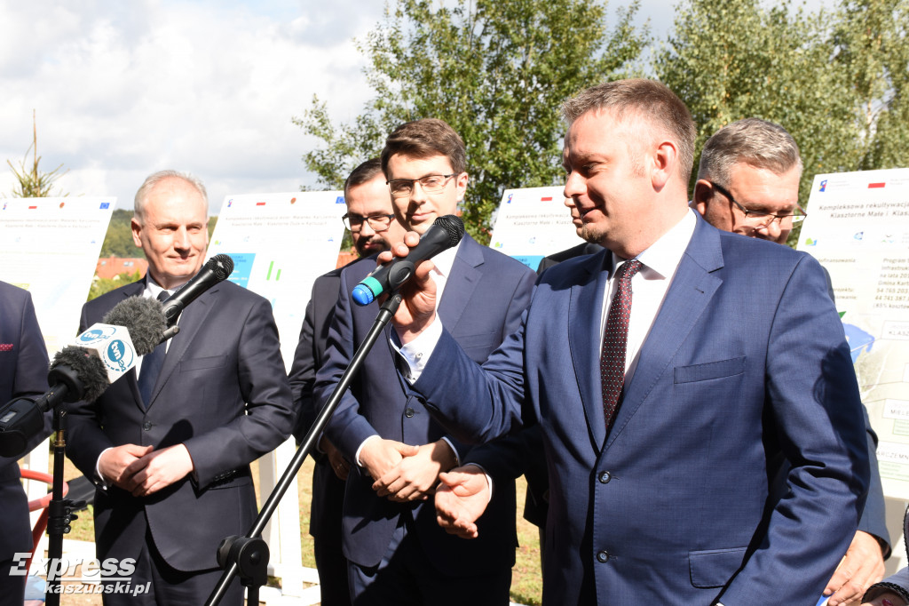 Podpisanie umowy na rekultywację jezior