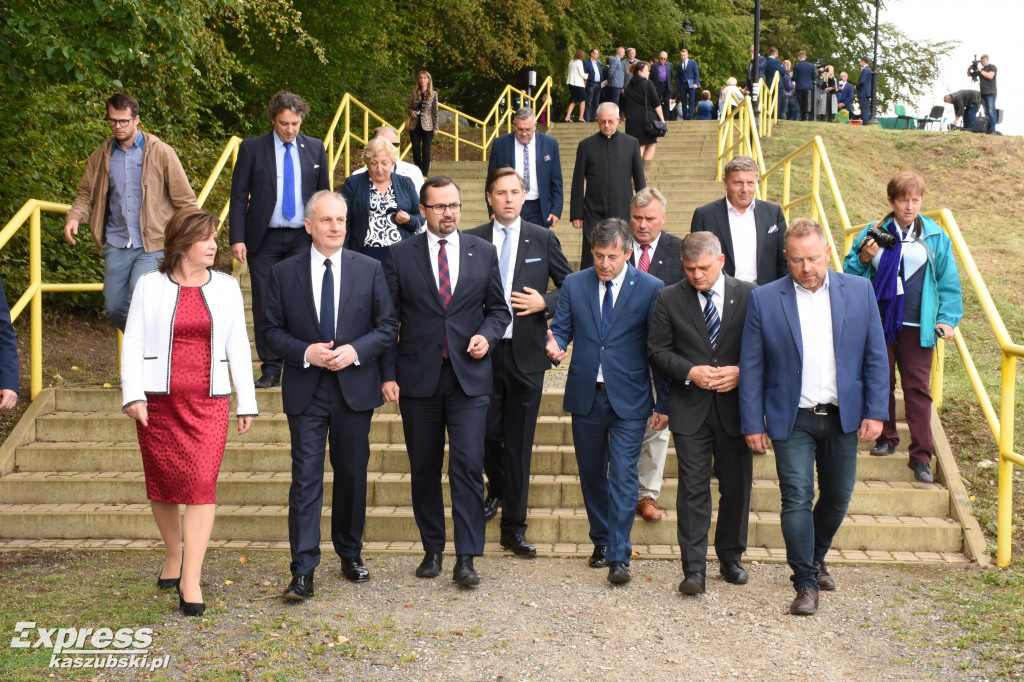 Podpisanie umowy na rekultywację jezior