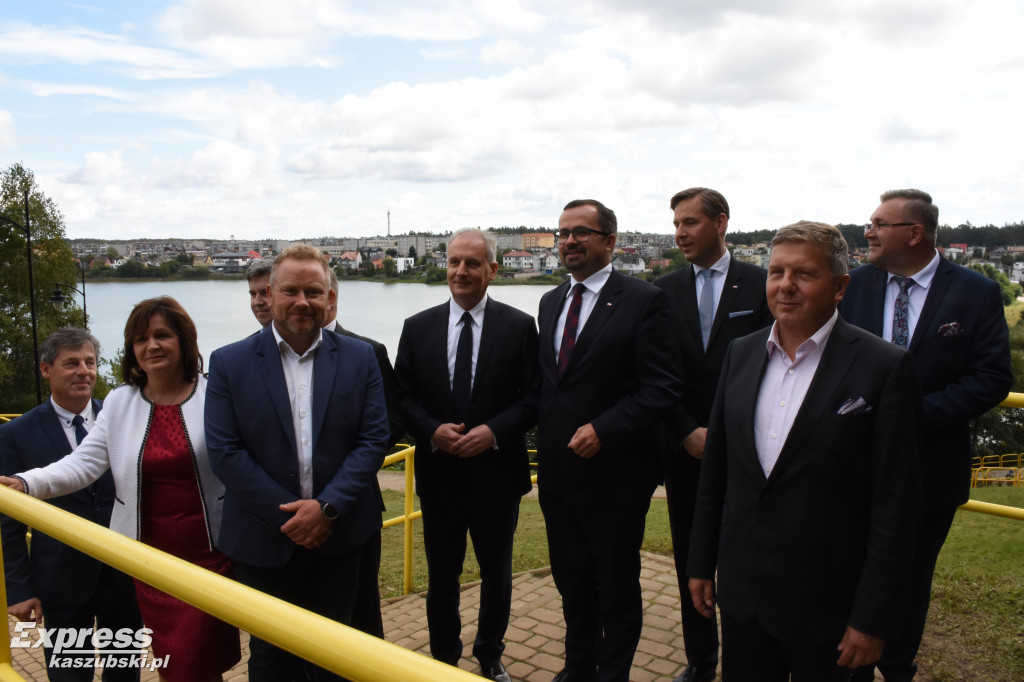 Podpisanie umowy na rekultywację jezior