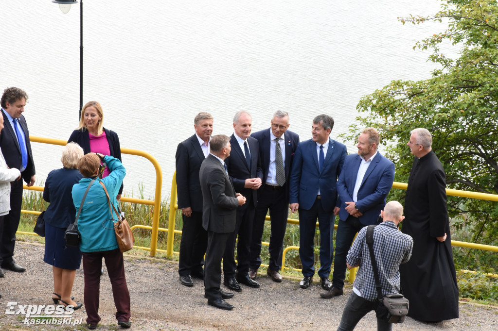 Podpisanie umowy na rekultywację jezior