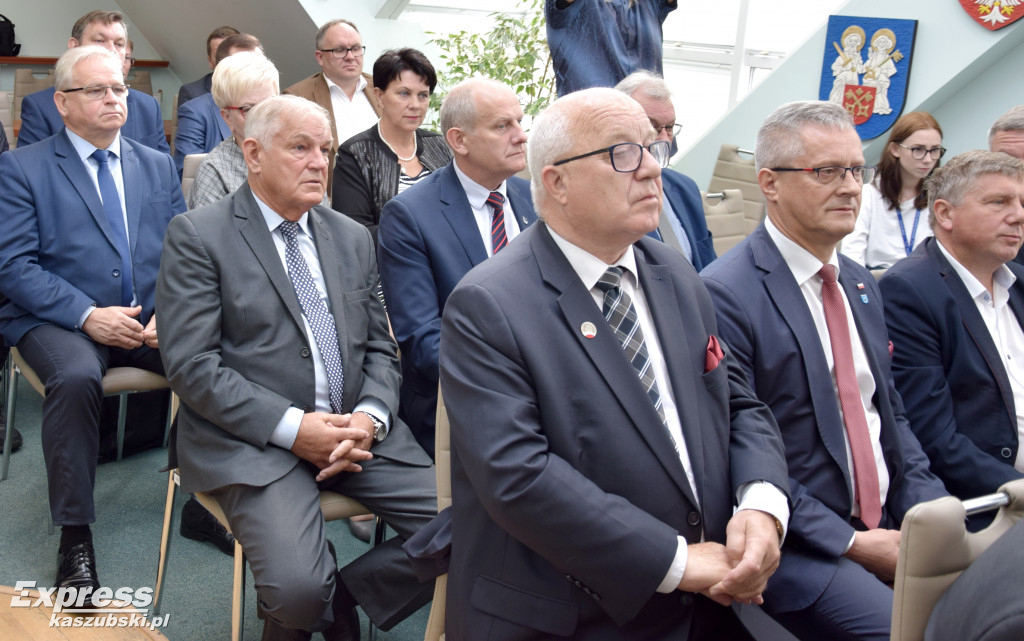 Podpisanie umów na drogi z FDS