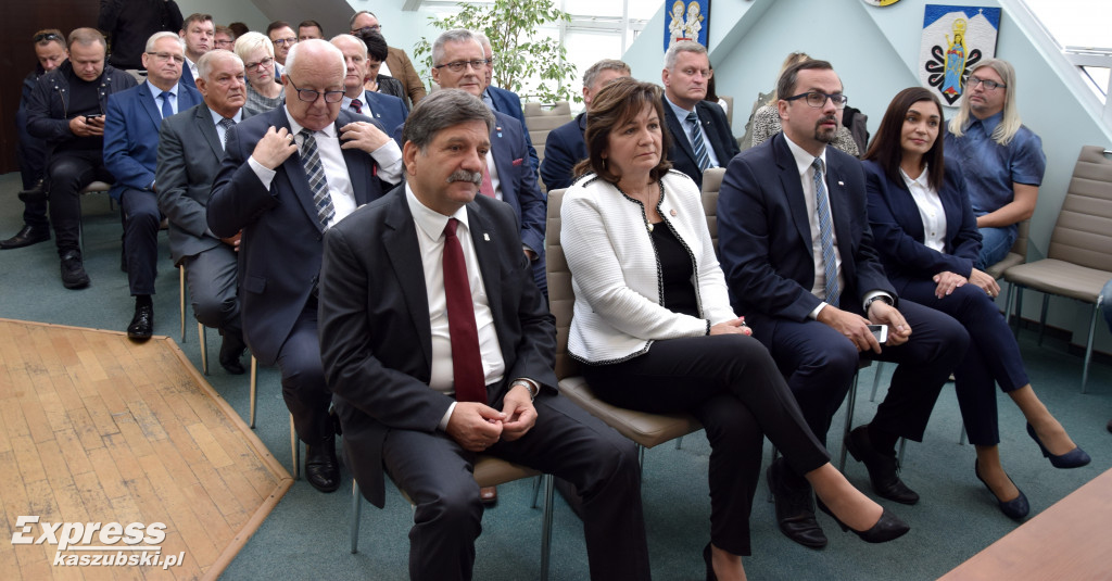 Podpisanie umów na drogi z FDS