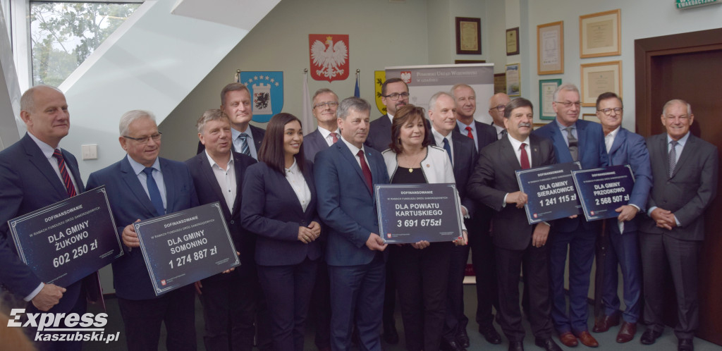 Podpisanie umów na drogi z FDS
