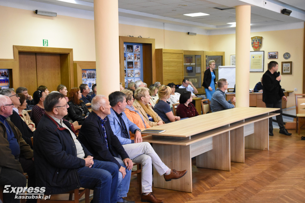 Spotkanie ws. planu okolic Jez. Klasztornego