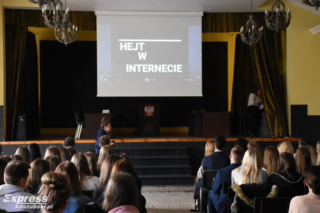Chmieleńska debata o hejcie w internecie