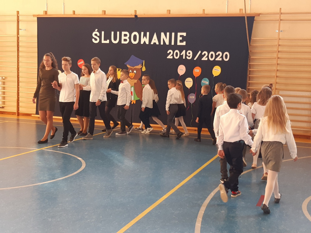 Ślubowanie w SP w Puzdrowie