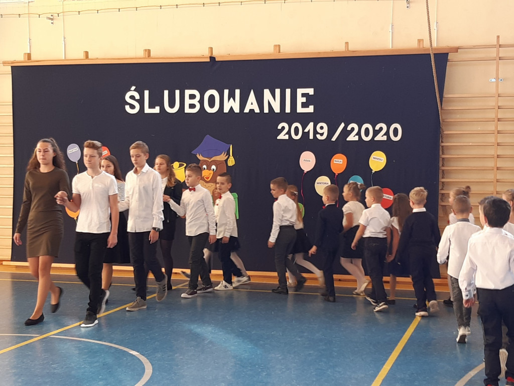 Ślubowanie w SP w Puzdrowie