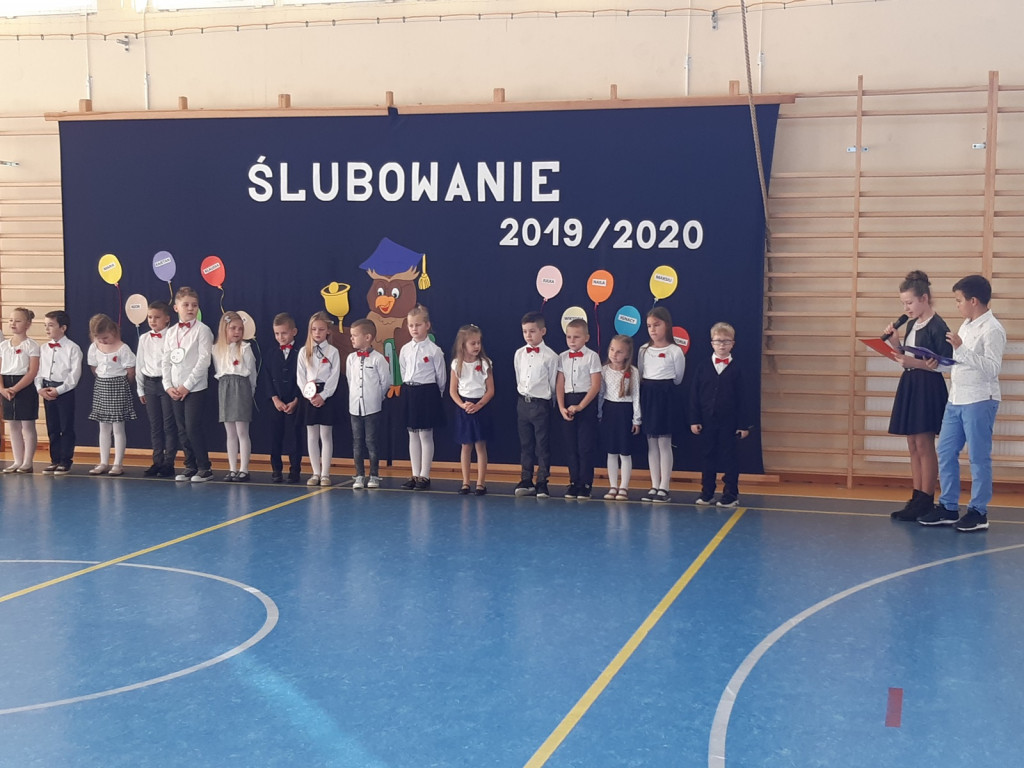 Ślubowanie w SP w Puzdrowie