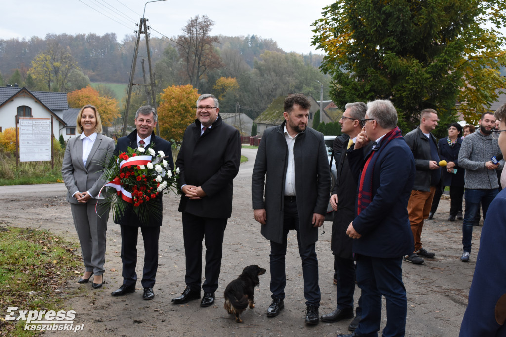 Odsłonięcie pomnika w Stryszej Budzie