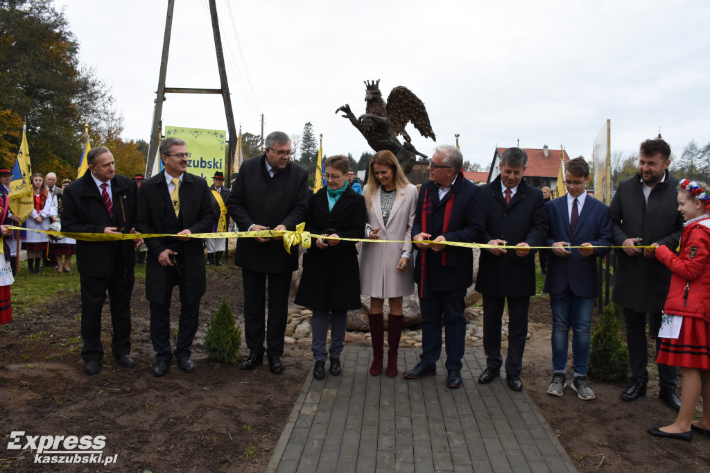 Odsłonięcie pomnika w Stryszej Budzie