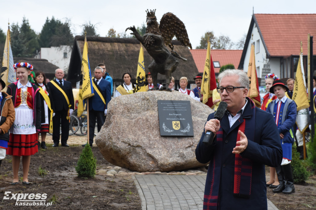 Odsłonięcie pomnika w Stryszej Budzie