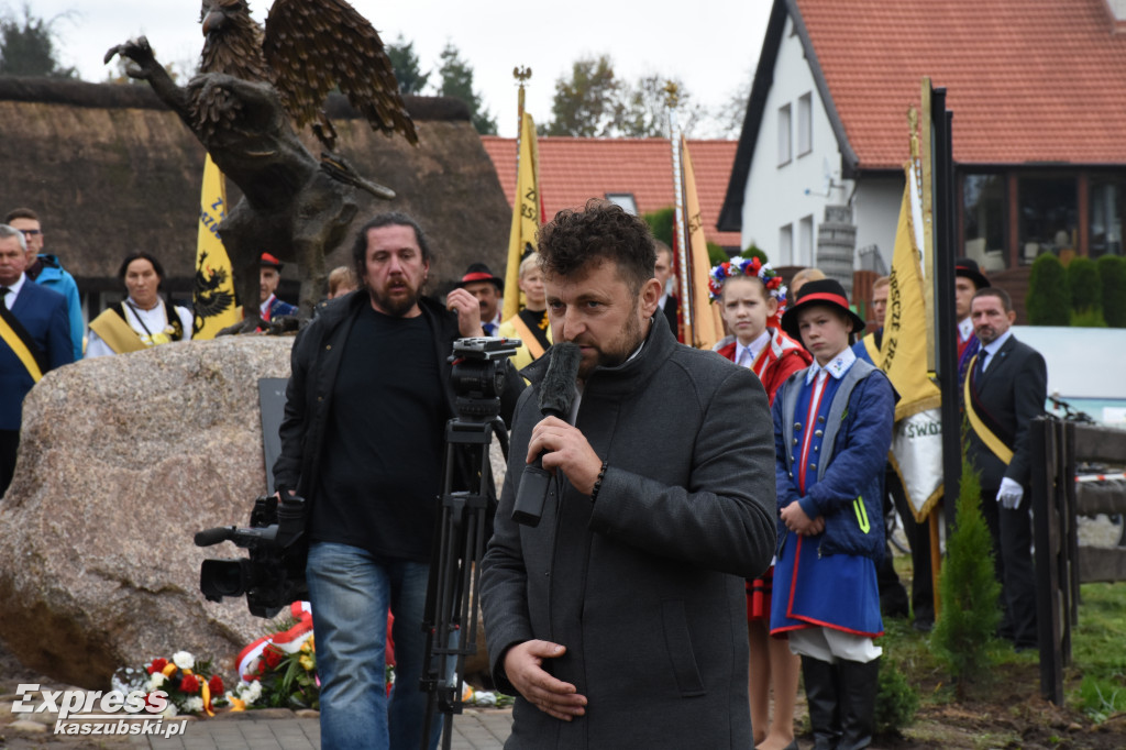 Odsłonięcie pomnika w Stryszej Budzie