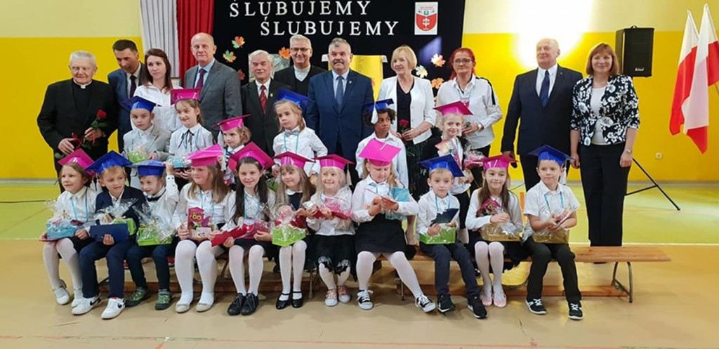 Ślubowanie i dzień Patrona w SP w Pępowie