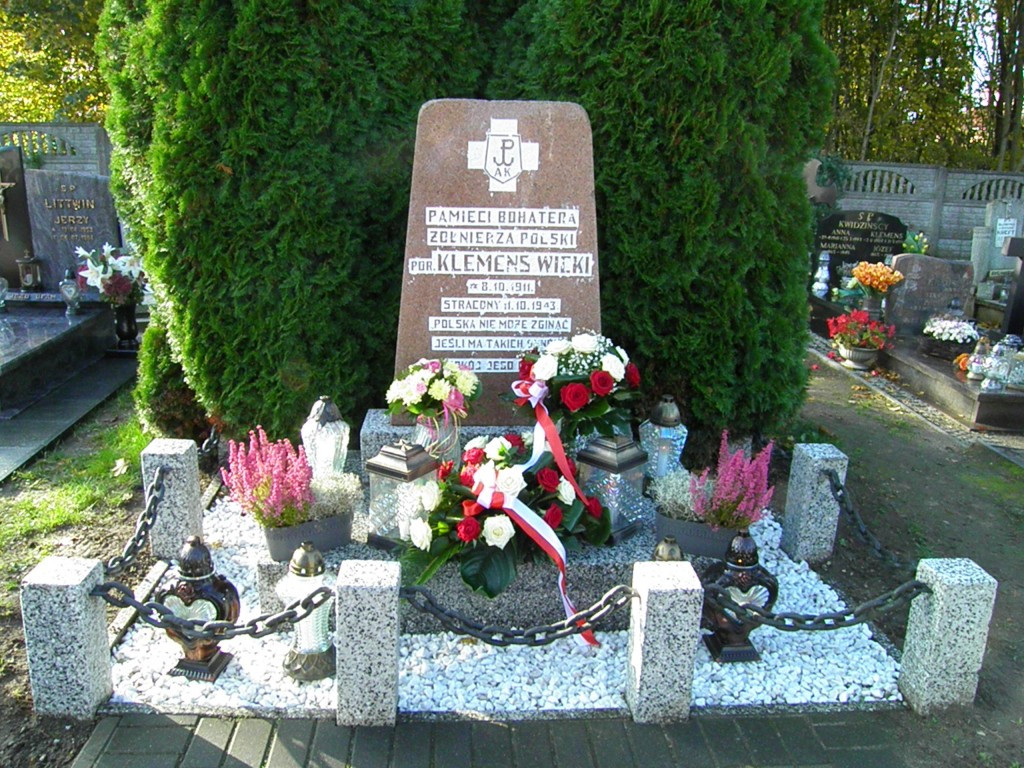 Ślubowanie i dzień Patrona w SP w Pępowie