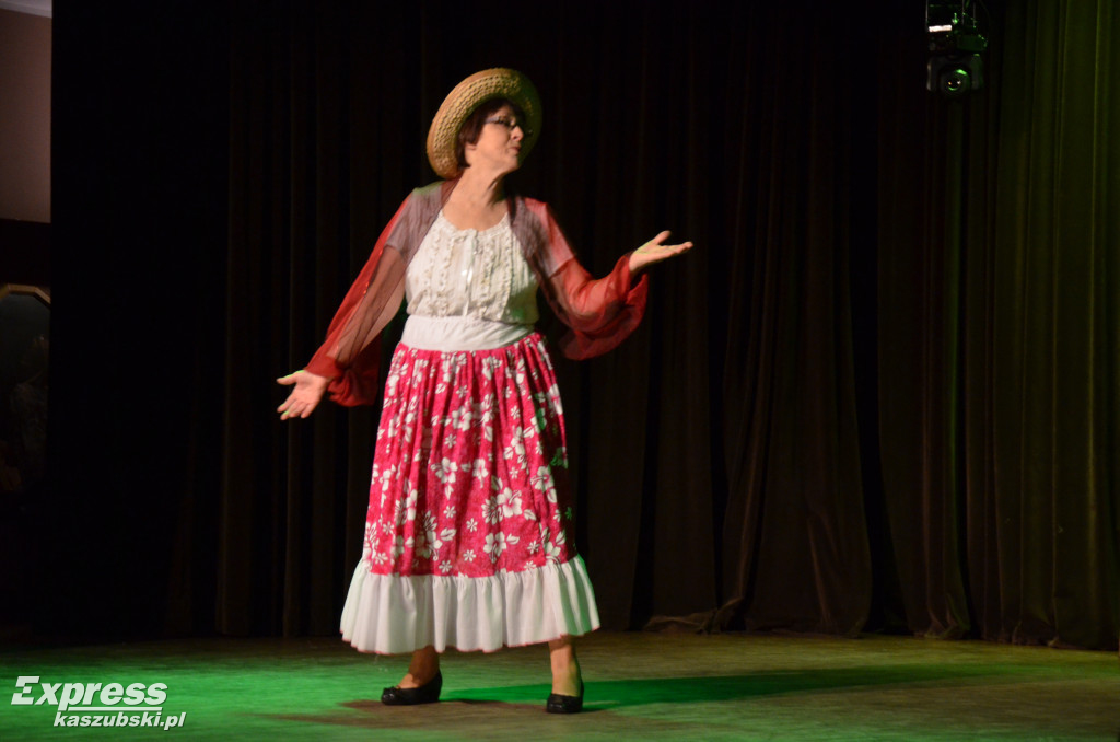 Występ teatralny grupy Kumoterki