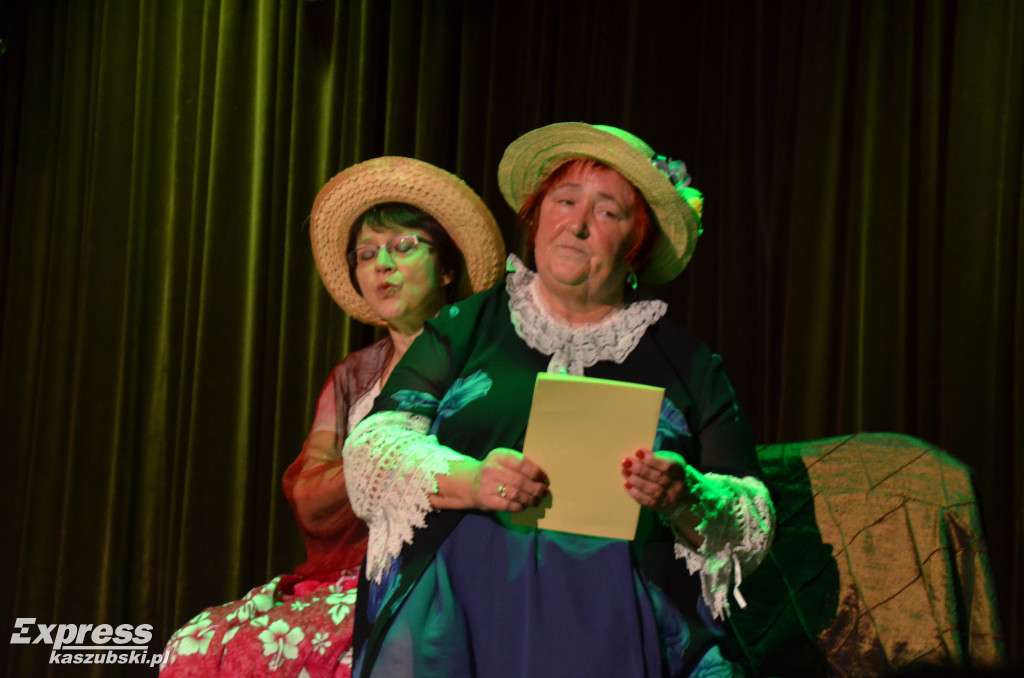 Występ teatralny grupy Kumoterki