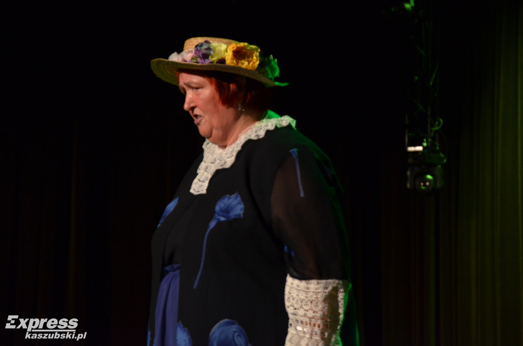 Występ teatralny grupy Kumoterki