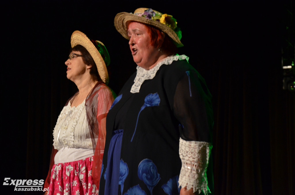 Występ teatralny grupy Kumoterki