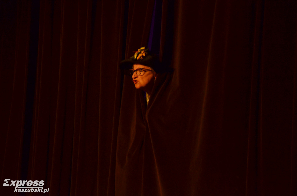Występ teatralny grupy Kumoterki