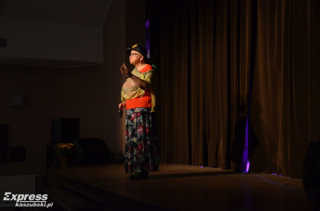 Występ teatralny grupy Kumoterki