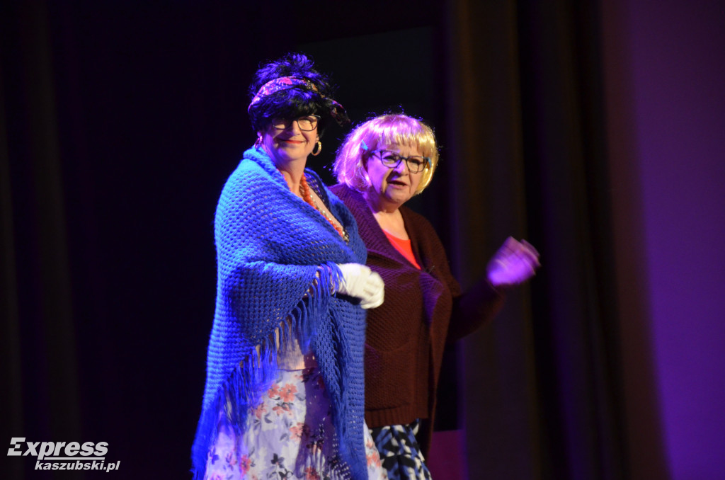 Występ teatralny grupy Kumoterki