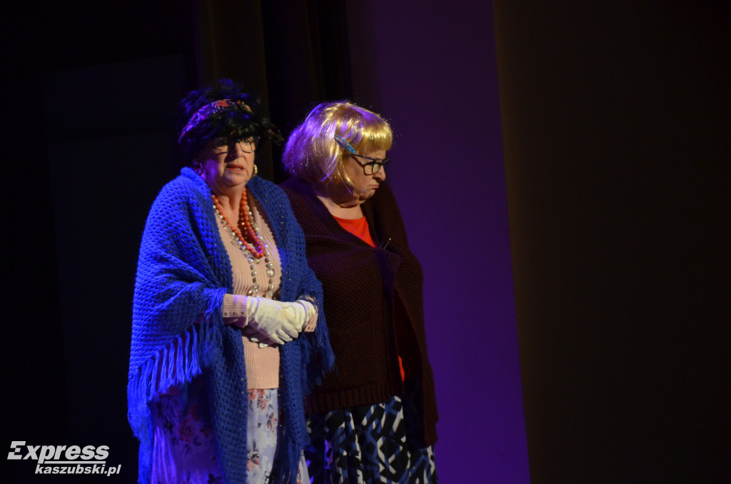 Występ teatralny grupy Kumoterki