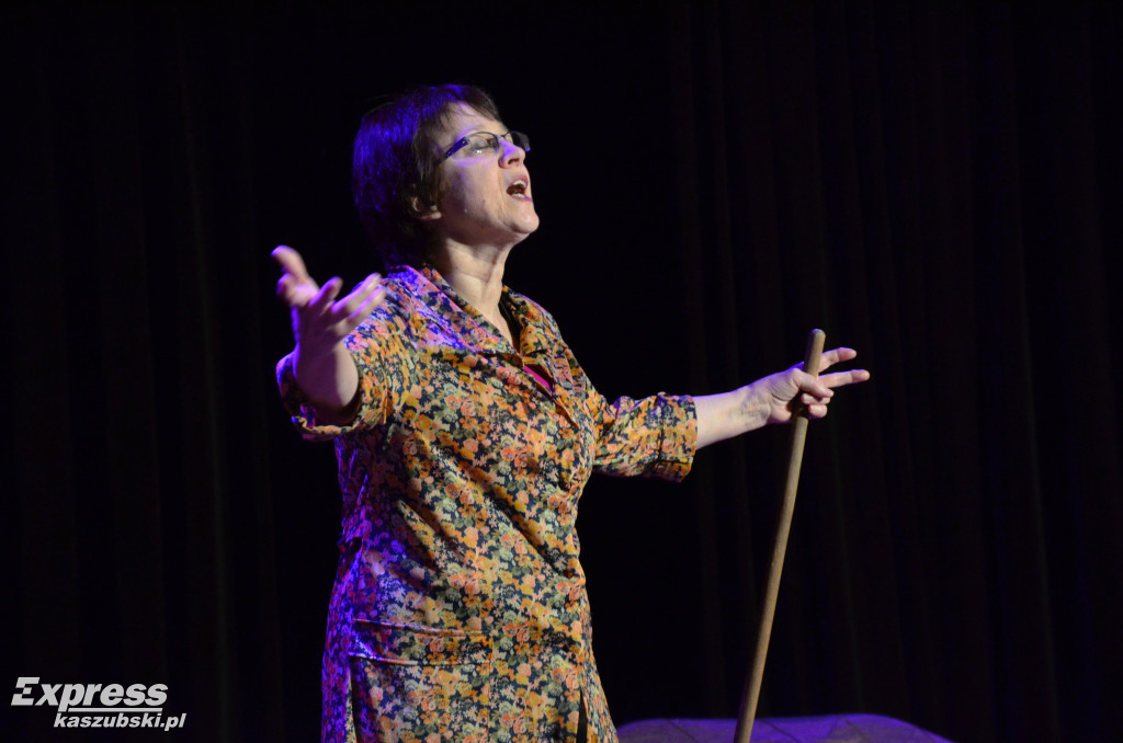 Występ teatralny grupy Kumoterki