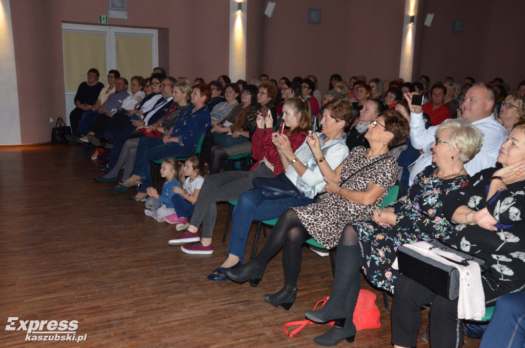 Występ teatralny grupy Kumoterki
