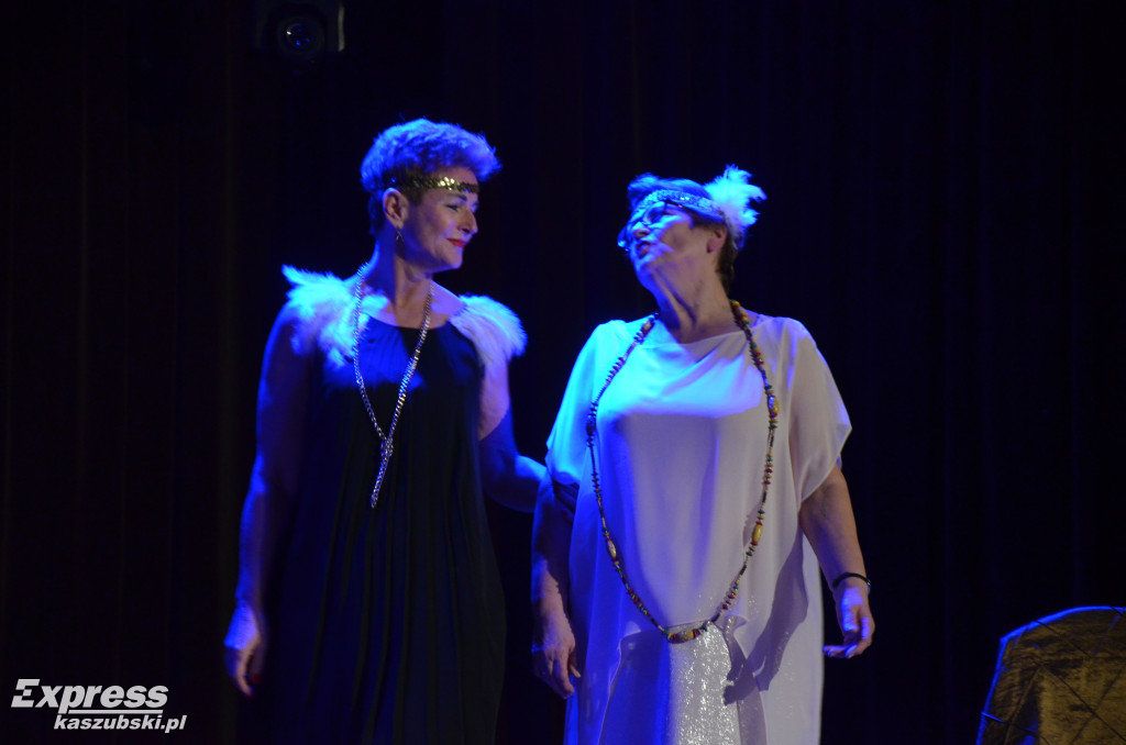 Występ teatralny grupy Kumoterki