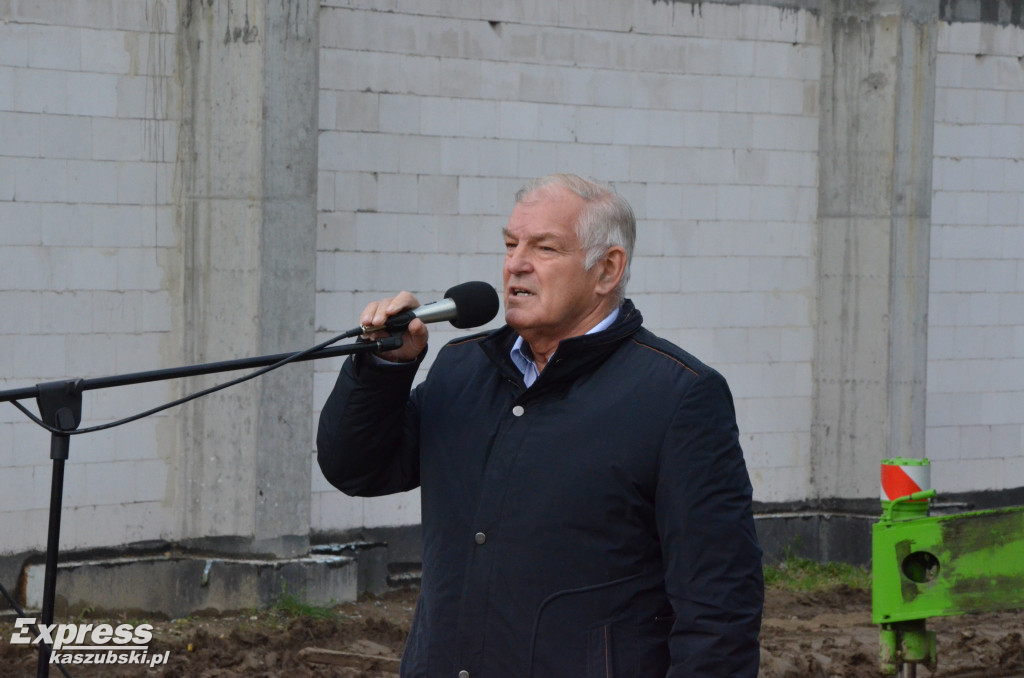 Wiecha nad salą w ZSP w Przodkowie