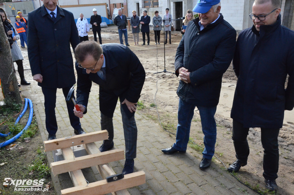 Wiecha nad salą w ZSP w Przodkowie