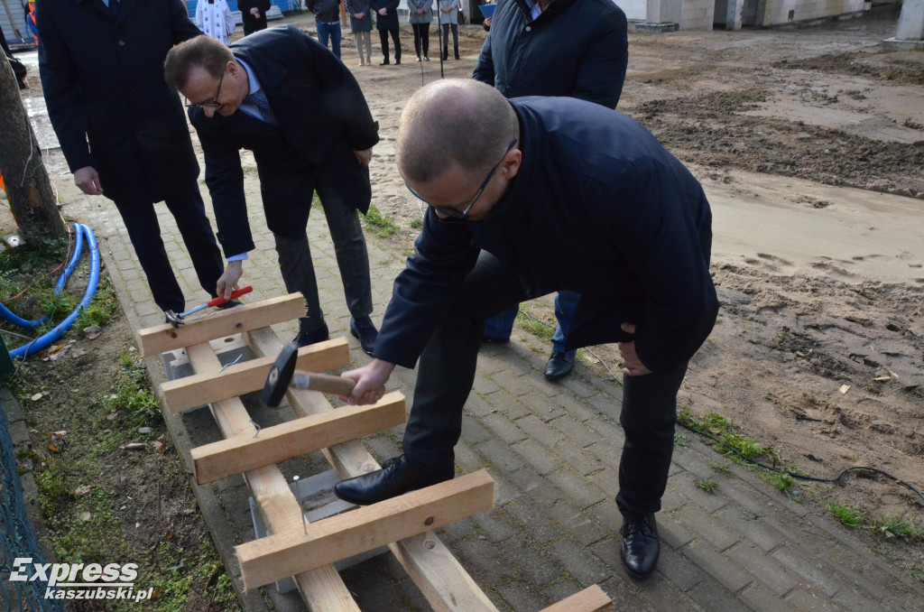 Wiecha nad salą w ZSP w Przodkowie