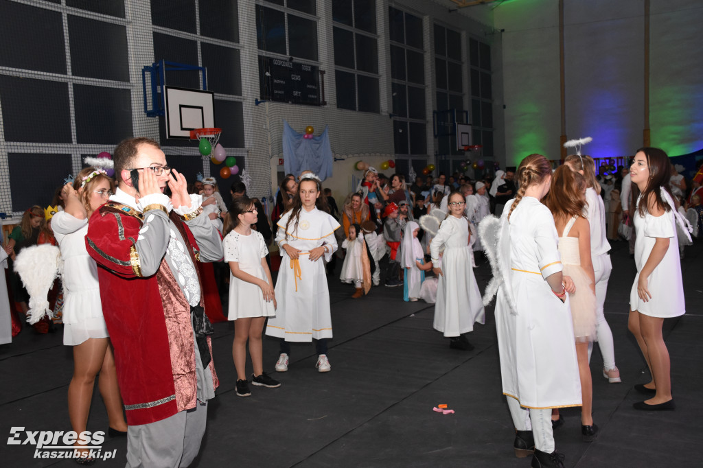 Bal Wszystkich Świętych w Sierakowicach