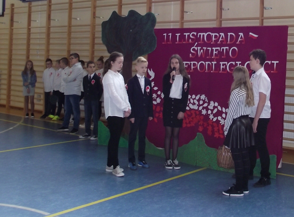 Święto Niepodległości w SP w Puzdrowie