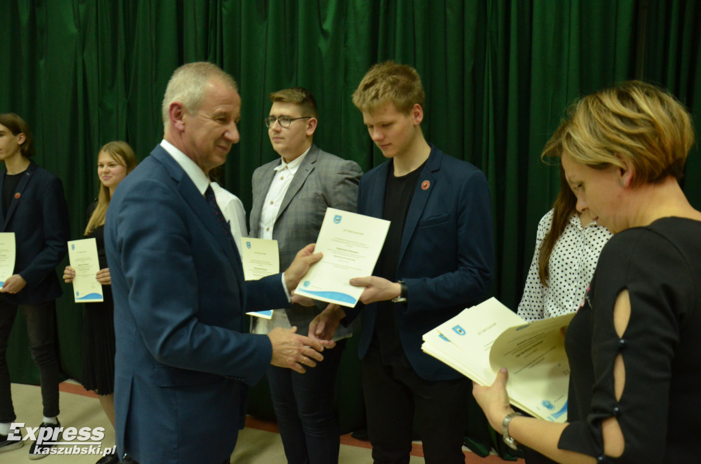 Stypendia starosty kartuskiego