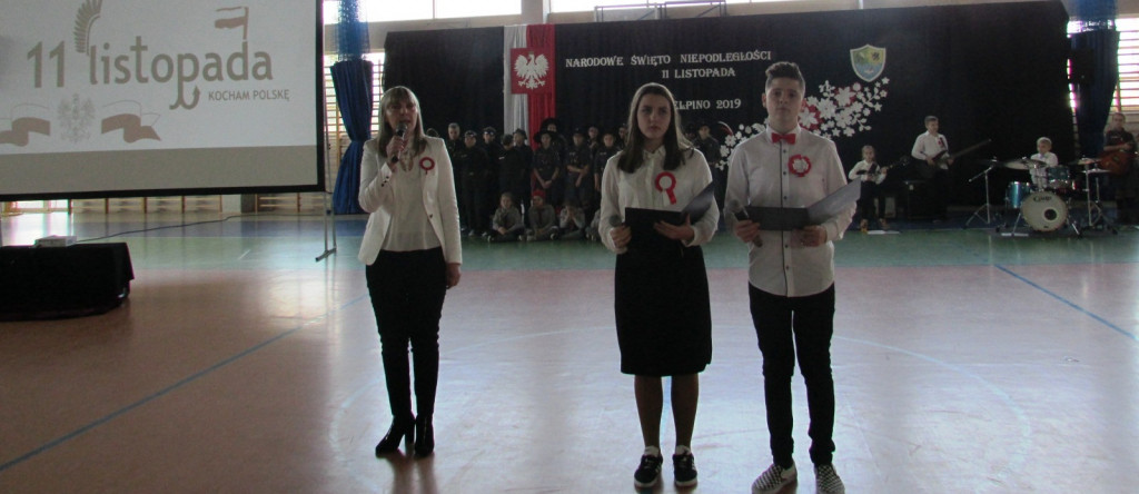 Patriotyczna inscenizacja w SP w Kiełpinie