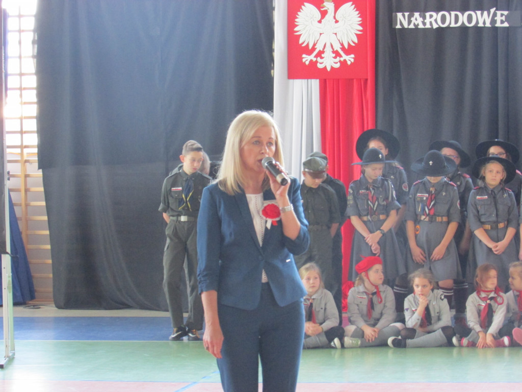 Patriotyczna inscenizacja w SP w Kiełpinie