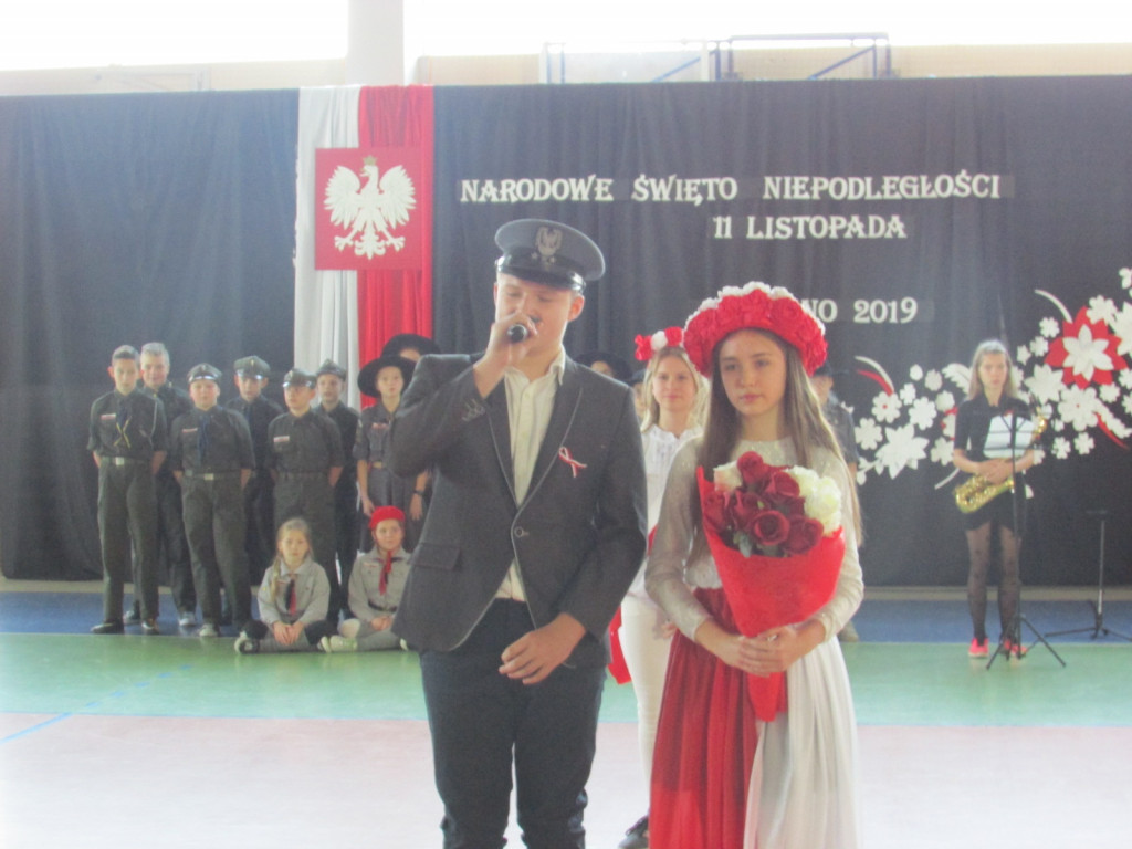 Patriotyczna inscenizacja w SP w Kiełpinie