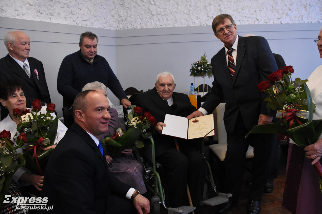 W Sulęczynie jubilaci odebrali odznaczenia